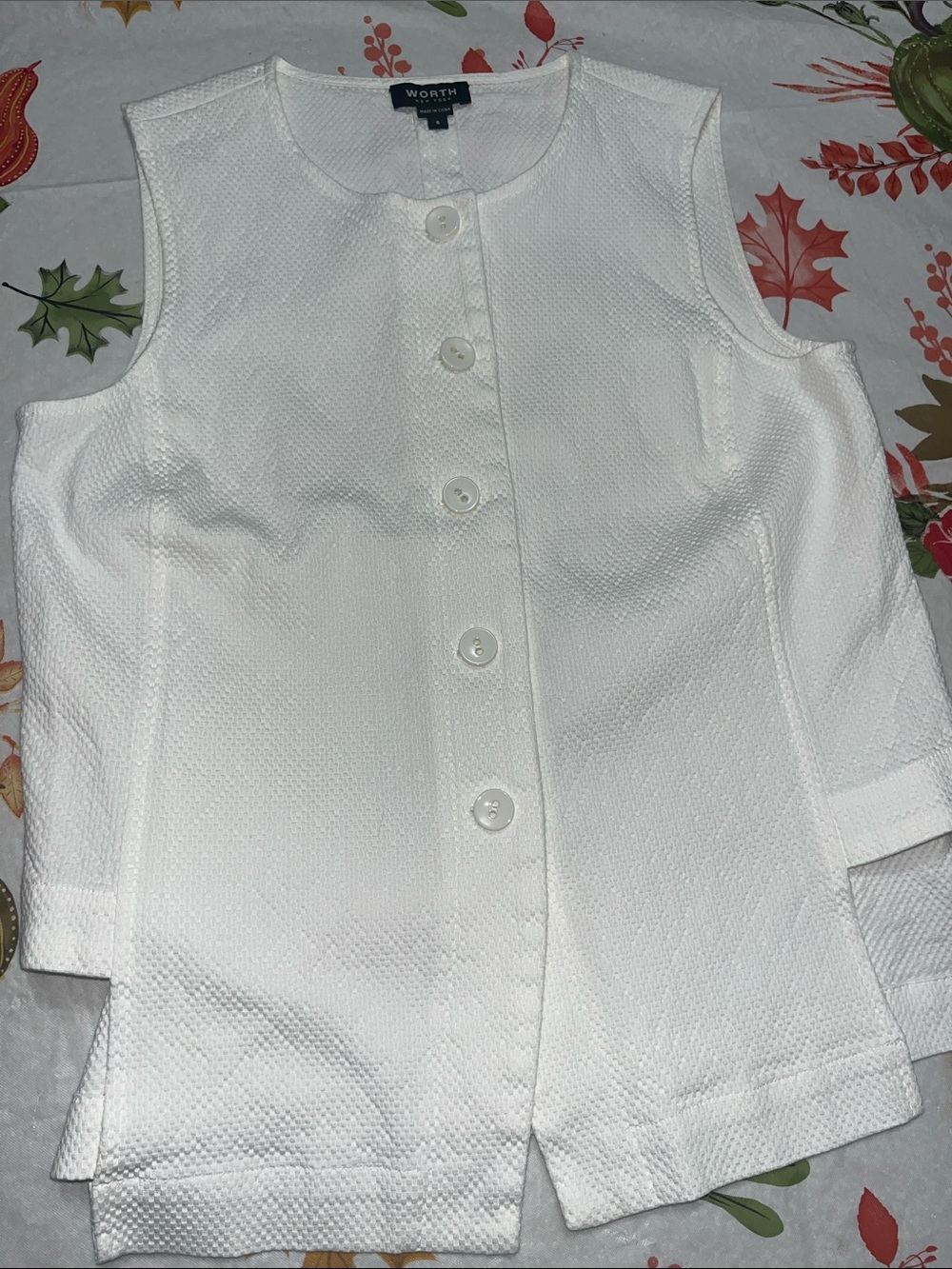 Worth White Textured Sleeveless Button-Front Top